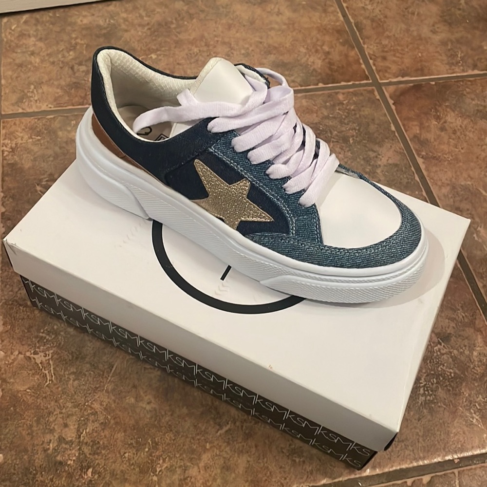 Super cute sneakers